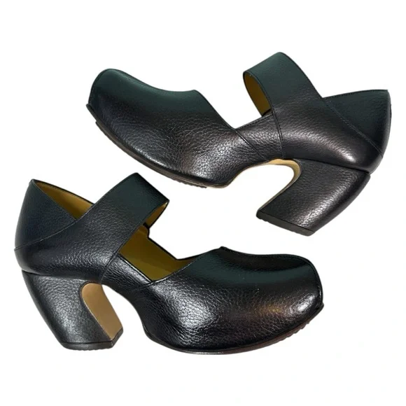 John Fluevog Black Leather Mary Jane Heels - Picture 7 of 13